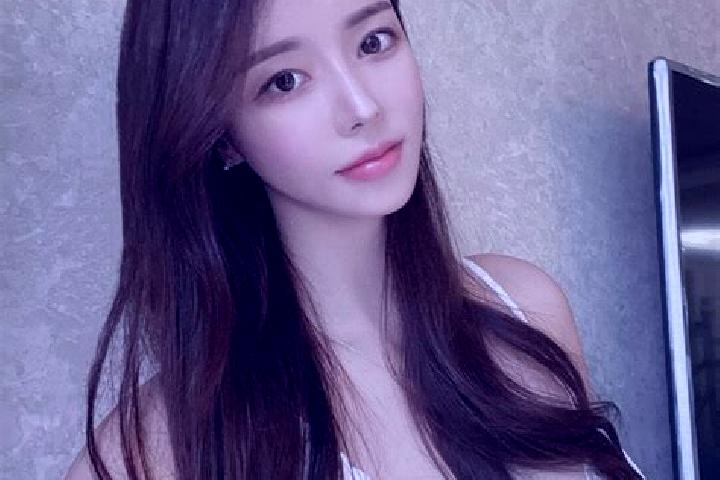 Sophia, 24 — Escort in Goelduezue, Turkey