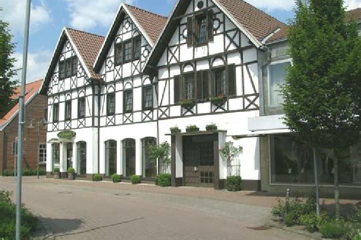 Sophia, 24 — Escort in Oberlangen, Germany