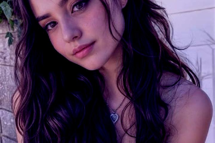 Sophia, 25, a auburn hazel-eyed caribbean companion based in Trapiche Santa Cruz. Offering Party Girl, BDSM, Striptease, Erotic Massage. Available for incall...