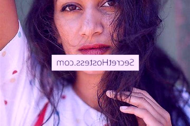 Sophia, 25, a black brown-eyed indian companion based in Loukisia. Offering Domination, A-Level, Party Girl, 69. Available for incall and outcall, day and ev...