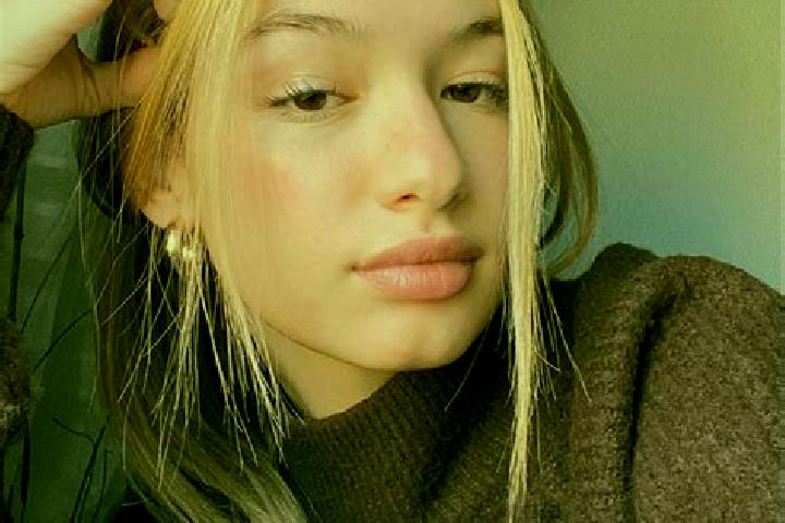 Sophia, 25, a blonde brown-eyed mixed companion based in Savigny-le-Sec. Offering Party Girl, Duos, Fetish, GFE. Available for incall and outcall, overnight ...