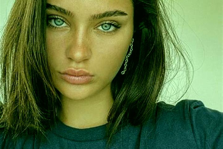 Sophia, 25, a brunette blue-eyed mediterranean companion based in Demirdoeven. Offering Prostate Massage, Erotic Massage, Massage, Dinner Date, Tantra. Avail...