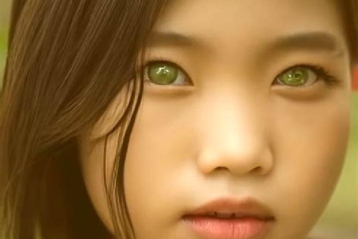 Sophia, 25, a chestnut green-eyed asian companion based in Sonraen. Offering Massage, OWO, Girlfriend Experience, Tantra. Available for incall and outcall, o...