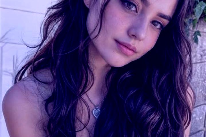 Sophia, 25, a chestnut hazel-eyed middle eastern companion based in Davidson. Offering Party Girl, Roleplay, 69. Available for incall and outcall, day and ev...