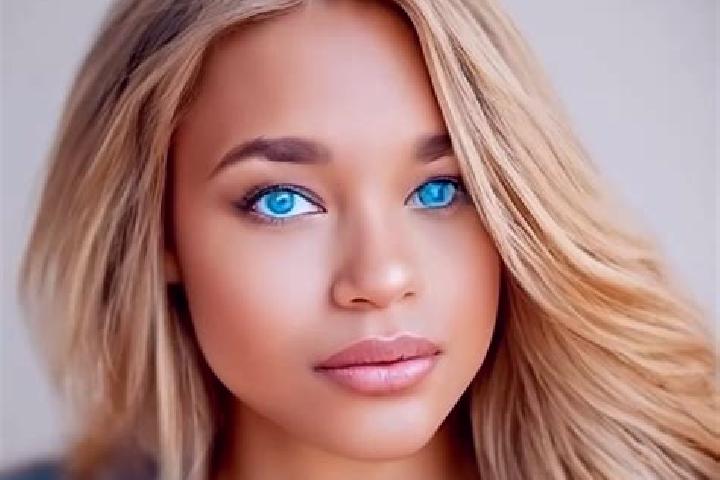 Sophia, 25, a dark blonde blue-eyed latina companion based in Palecznica. Offering Couples, Deep French Kissing, GFE. Available for incall and outcall, overn...