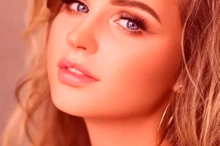 Sophia, 25, a dark blonde blue-eyed middle eastern companion based in Halaresti. Offering CIM, GFE, OWO, Deep French Kissing. Available for incall and outcal...