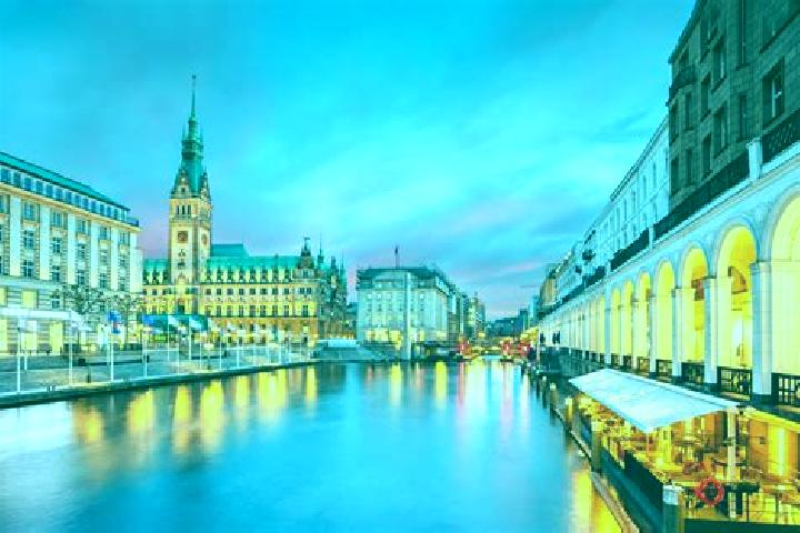 Sophia, 25 — Escort in Hamberge, Germany