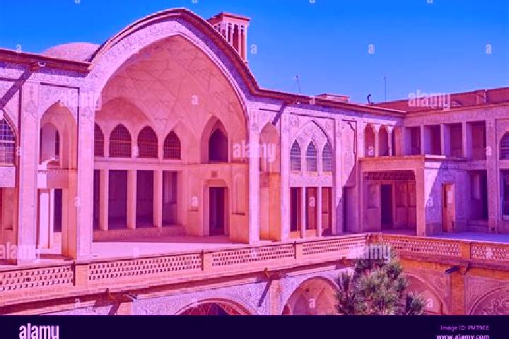 Sophia, 25 — Escort in Howz Koti, Iran