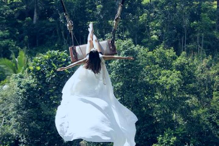 Sophia, 25 — Escort in Krajan Pakel, Indonesia