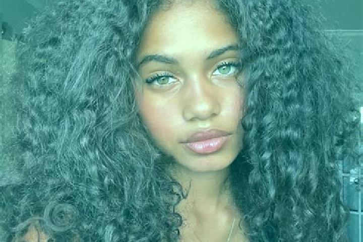 Sophia, 26, a auburn blue-eyed ebony companion based in Villa Elisa. Offering Roleplay, 69, CIM. Available for incall and outcall, day and evening dates.