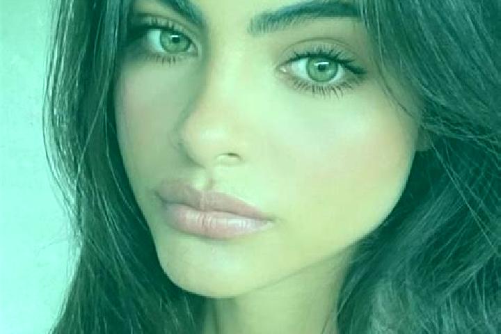 Sophia, 26, a auburn hazel-eyed indian companion based in Grez-en-Bouere. Offering Roleplay, 69, Fetish. Available for incall and outcall, day and evening da...
