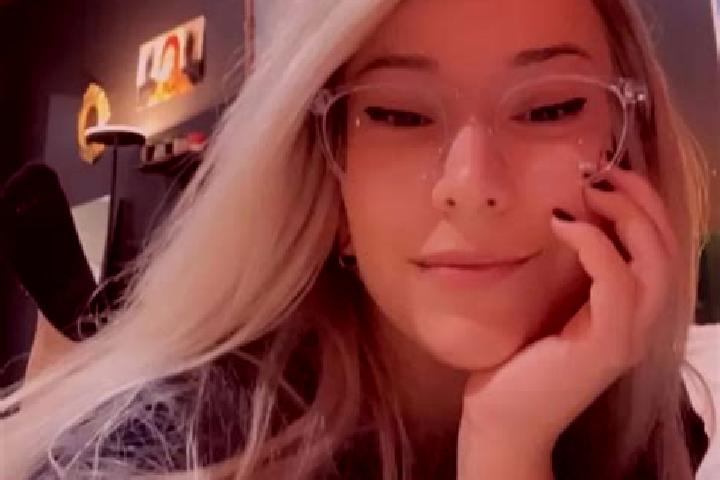 Sophia, 26, a blonde grey-eyed ebony companion based in Stettler. Offering Tantra, Overnight, Couples. Available for incall and outcall, overnight bookings a...