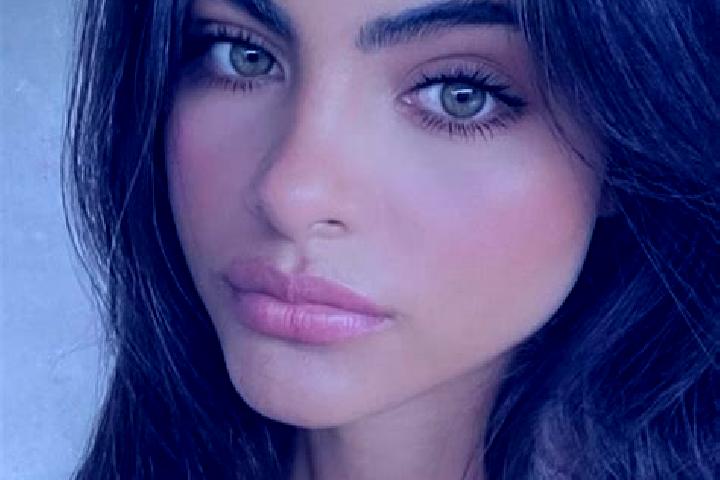 Sophia, 26, a brunette green-eyed caucasian companion based in Aksum. Offering Massage, Erotic Massage, Tantra. Available for incall and outcall, overnight b...