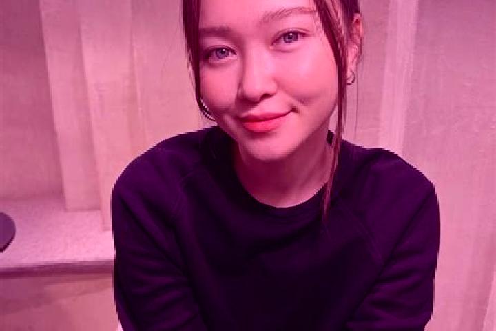 Sophia, 26, a dark blonde blue-eyed asian companion based in Tada Khandrika. Offering Duos, A-Level, BDSM, OWO. Available for incall and outcall, day and eve...