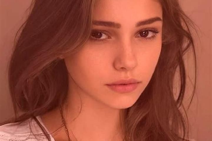 Sophia, 27, a chestnut dark-eyed slavic companion based in Ma sumiyeh. Offering 69, Roleplay, Striptease, GFE, Couples. Available for incall and outcall, ove...