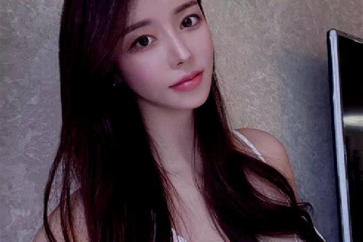 Sophia, 27 — Escort in Xiaodukou, China