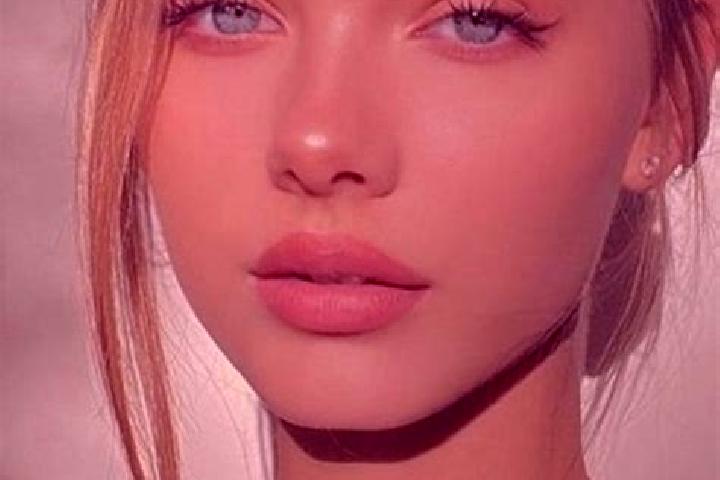 Sophia, 28, a blonde blue-eyed ebony companion based in Leninskiy. Offering Massage, CIM, Duos, GFE. Available for incall and outcall, day and evening dates.