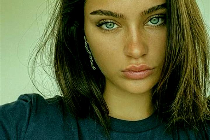 Sophia, 28, a brunette dark-eyed caucasian companion based in Sitou. Offering GFE, Couples, Overnight, Travel Companion, A-Level. Available for incall and ou...