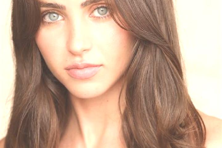 Sophia, 28, a red brown-eyed ebony companion based in Zwochau. Offering 69, OWO, A-Level. Available for incall and outcall, day and evening dates.