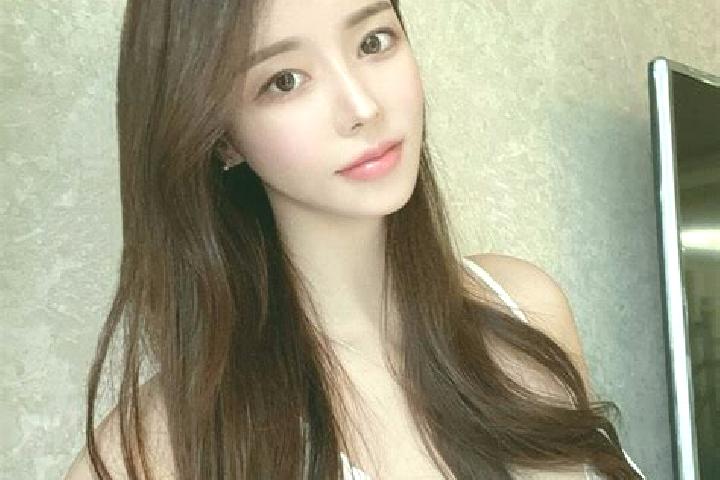 Sophia, 28 — Escort in Caocun, China
