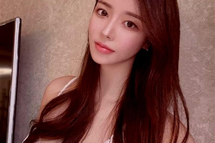 Sophia, 28 — Escort in Molac, France