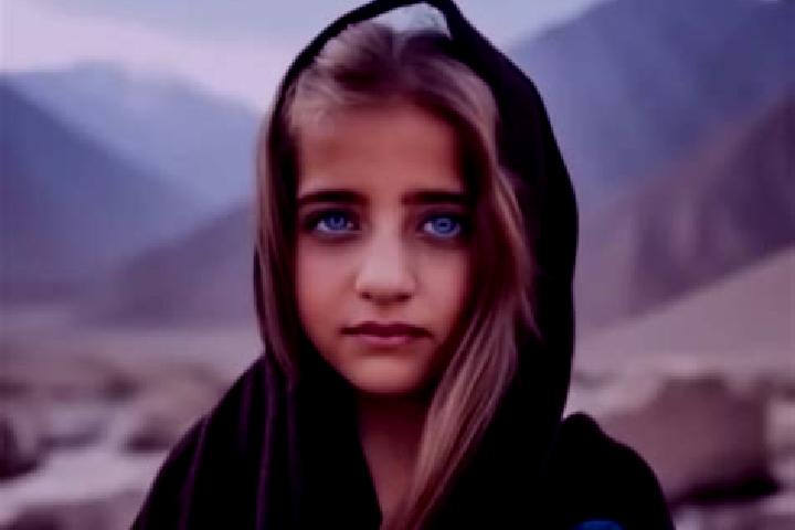 Sophia, 29, a chestnut grey-eyed middle eastern companion based in Ver-sur-Launette. Offering Overnight, Party Girl, OWO, Roleplay, Tantra. Available for inc...