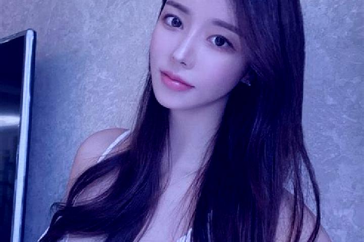 Sophia, 29 — Escort in Jiuduhe, China