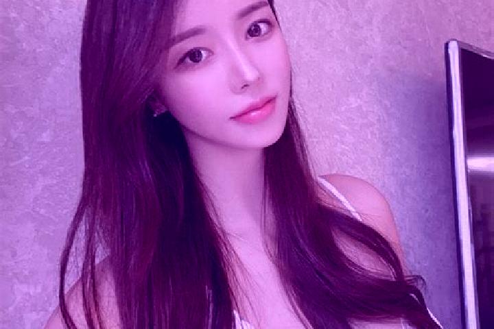 Sophia, 29 — Escort in Lieqiao, China
