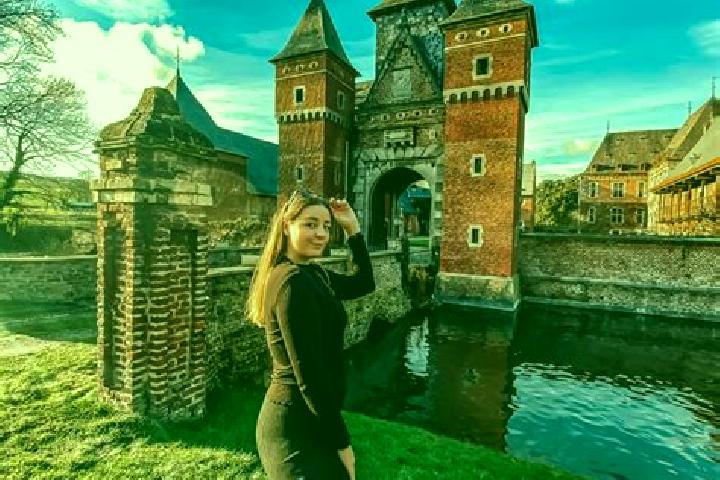 Sophia, 29 — Escort in Sint-Pieters-Voeren, Belgium