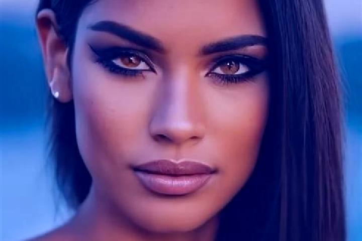 Sophia, 30, a auburn dark-eyed latina companion based in Wolfe City. Offering Striptease, Party Girl, OWO. Available for incall and outcall, overnight bookin...