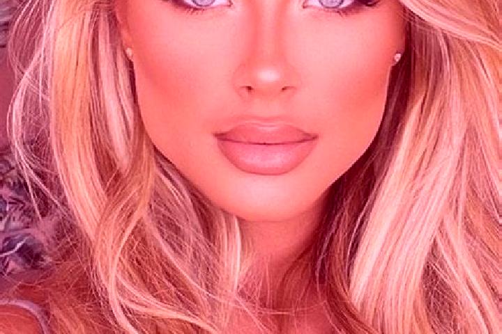Sophia, 30, a blonde hazel-eyed latina companion based in Cihateup. Offering Erotic Massage, Overnight. Available for incall and outcall, day and evening dates.