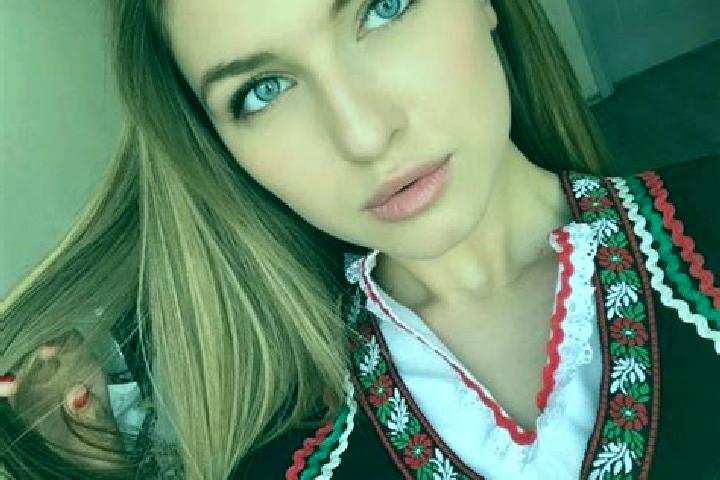 Sophia, 30, a dark blonde green-eyed slavic companion based in Hasanabad. Offering OWO, Couples, A-Level. Available for incall and outcall, overnight booking...