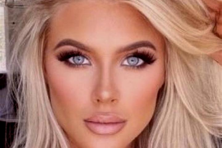Sophia, 30, a platinum blonde grey-eyed middle eastern companion based in El Botho. Offering Dinner Date, OWO, Overnight, Duos. Available for incall and outc...