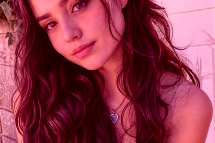 Sophia, 31, a auburn brown-eyed latina companion based in Kourtesi. Offering Deep French Kissing, A-Level, Fetish. Available for incall and outcall, overnigh...