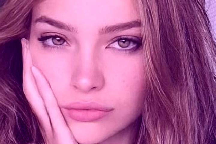 Sophia, 31, a dark blonde hazel-eyed latina companion based in Mykhailo-Kotsiubynske. Offering Overnight, Roleplay, Travel Companion. Available for incall an...