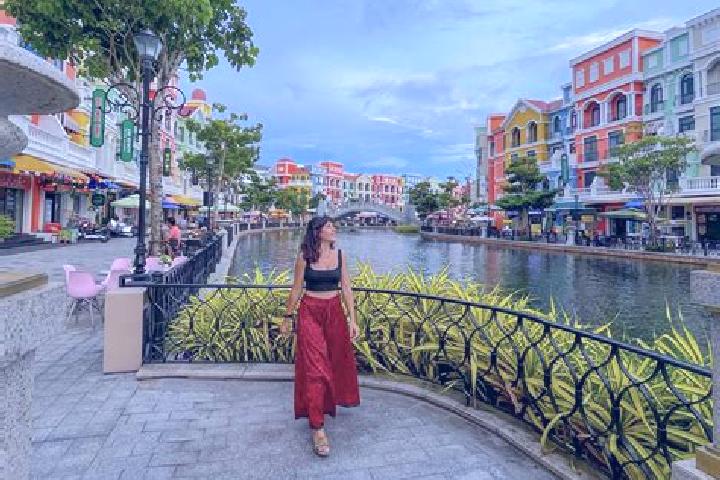 Sophia, 31 — Escort in Ap Phu Hoa, Vietnam