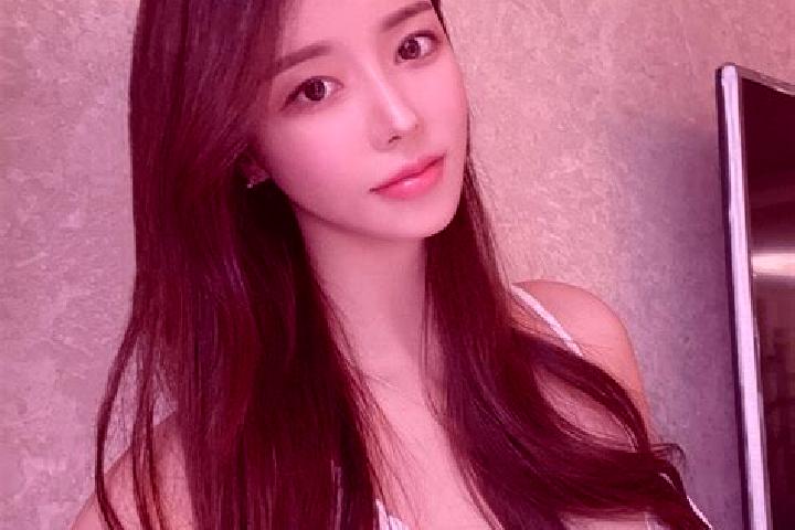Sophia, 31 — Escort in Yangri, China