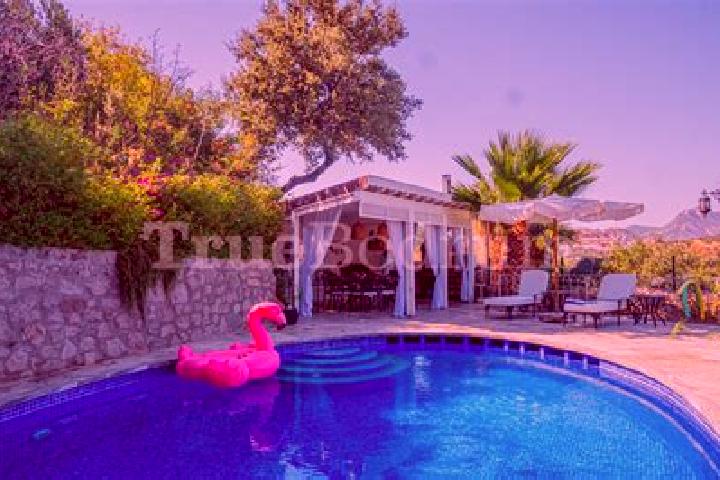 Sophia, 31 — Escort in Yarbasan, Turkey
