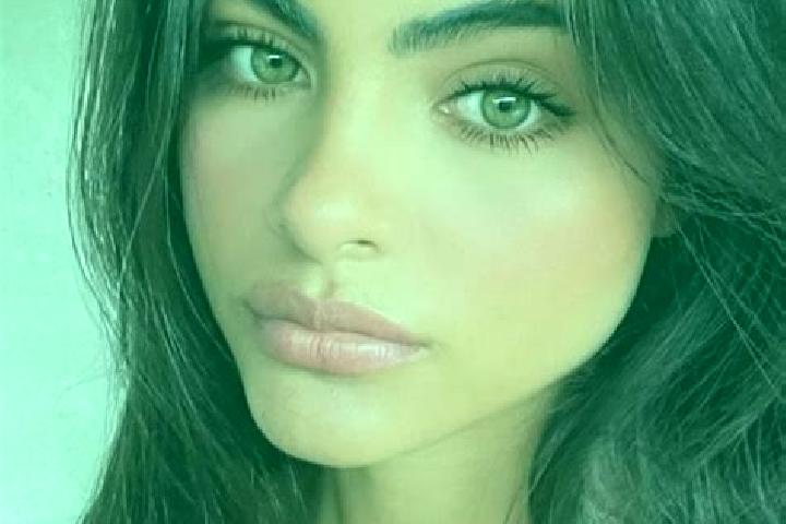 Sophia, 32, a brunette brown-eyed indian companion based in San Lorenzo Nuovo. Offering Massage, Deep French Kissing, Duos, Tantra. Available for incall and ...