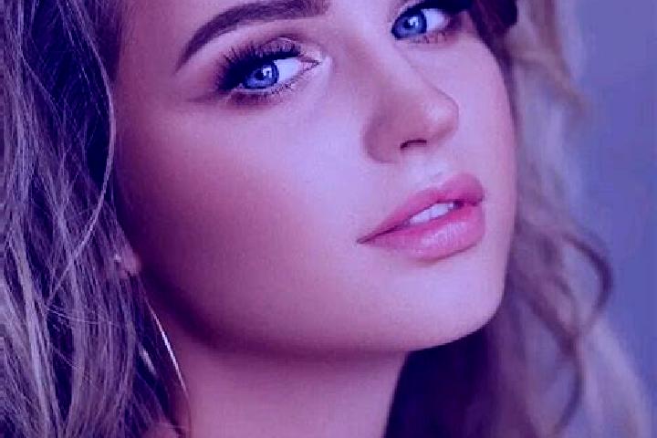 Sophia, 32, a dark blonde blue-eyed slavic companion based in Vautorte. Offering 69, Girlfriend Experience, Tantra, Duos. Available for incall and outcall, d...