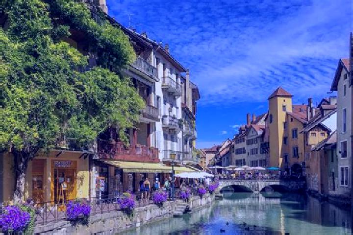Sophia, 32 — Escort in La Meziere, France