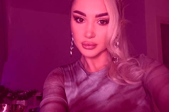 Sophia, 33, a auburn amber-eyed middle eastern companion based in Nongumlong. Offering GFE, BDSM, Dinner Date, Prostate Massage. Available for incall and out...