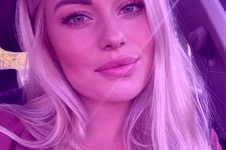 Sophia, 33, a blonde hazel-eyed ebony companion based in Lonya Grande. Offering Domination, GFE, Duos, A-Level. Available for incall and outcall, day and eve...
