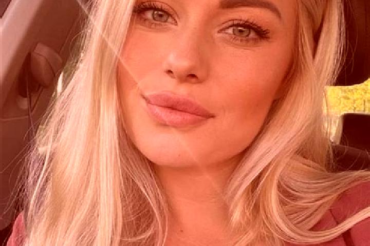 Sophia, 33, a blonde hazel-eyed european companion based in Eggersriet. Offering Party Girl, Tantra, Domination, Massage. Available for incall and outcall, o...