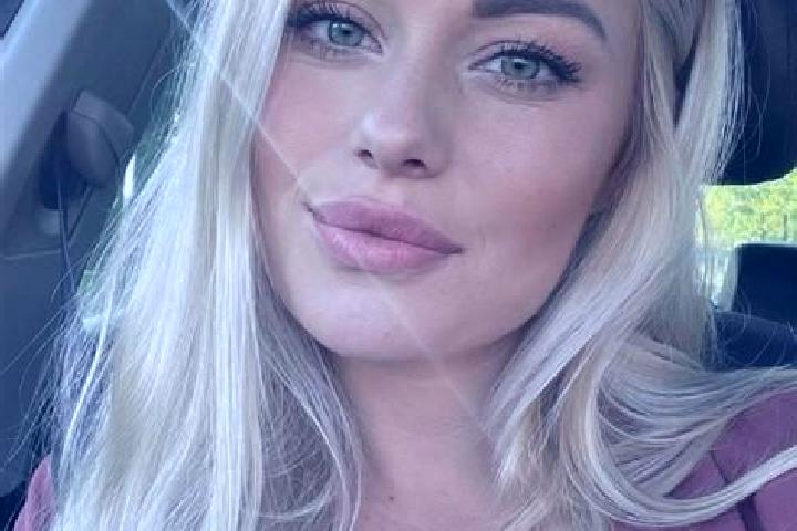 Sophia, 33, a blonde hazel-eyed slavic companion based in Takanomachi. Offering GFE, Massage, Erotic Massage, 69, Overnight. Available for incall and outcall...