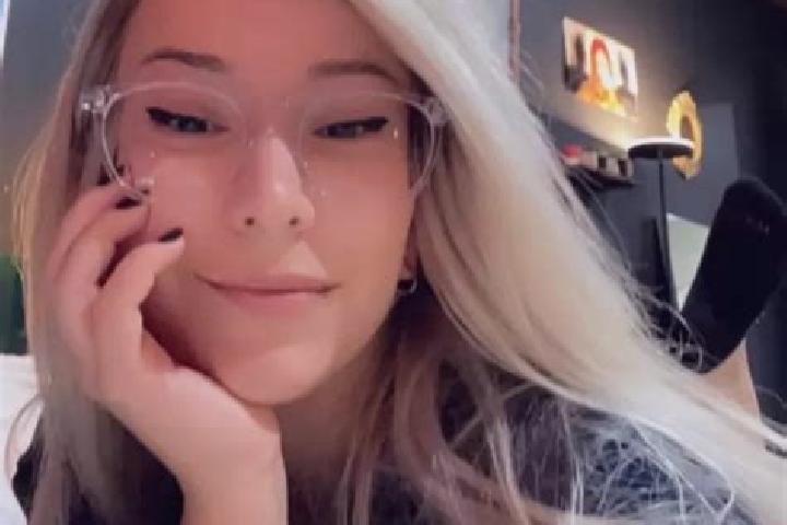 Sophia, 34, a blonde grey-eyed ebony companion based in Kestell. Offering Fetish, BDSM, Dinner Date. Available for incall and outcall, day and evening dates.