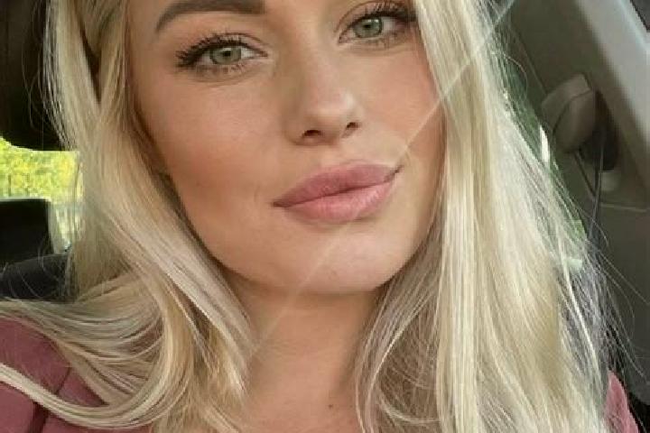 Sophia, 34, a blonde hazel-eyed caucasian companion based in Calabugao. Offering Prostate Massage, CIM, BDSM. Available for incall and outcall, day and eveni...