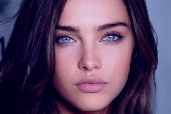 Sophia, 34, a brunette dark-eyed caribbean companion based in Sahin. Offering CIM, Roleplay. Available for incall and outcall, day and evening dates.