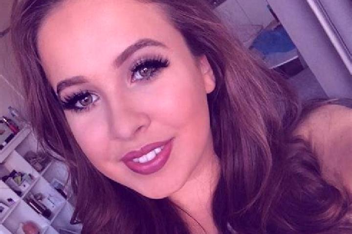 Sophia, 34, a chestnut grey-eyed ebony companion based in Glasgow. Offering Striptease, Massage, 69, CIM. Available for incall and outcall, day and evening d...
