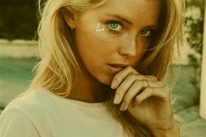 Sophia, 35, a blonde blue-eyed ebony companion based in Upper Exeter. Offering Overnight, OWO, Striptease, Deep French Kissing. Available for incall and outc...